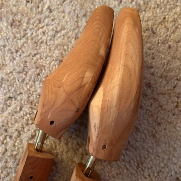 Men’s Cole Haan Shoe Trees Large Cedar Adjustable Brass Pair - Picture 9 of 12